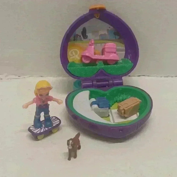 Polly Pocket 2017  Mattel Tiny Pocket Places Picnic Compact **Complete** - Picture 8 of 13
